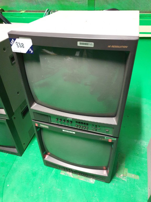 2x JVC BM-H2000PND CRT studio monitors