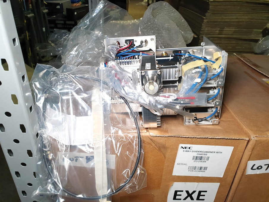 NEC 373-216369 6 way divider / combiner with chass...