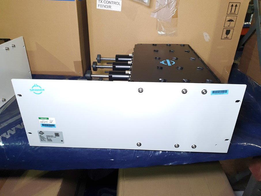Spinner UHF bandpass filter, 8/84QQin 19" slide-in...