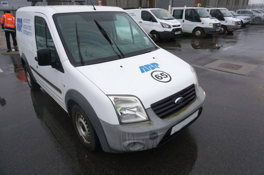 Ford Transit Connect T200 white van, 1753cc diesel...