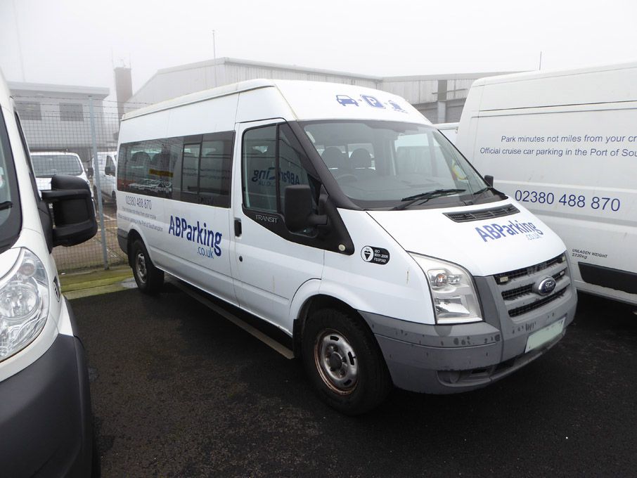 Ford Transit 115 T370 15S RWD minibus, 15 seats, 6...