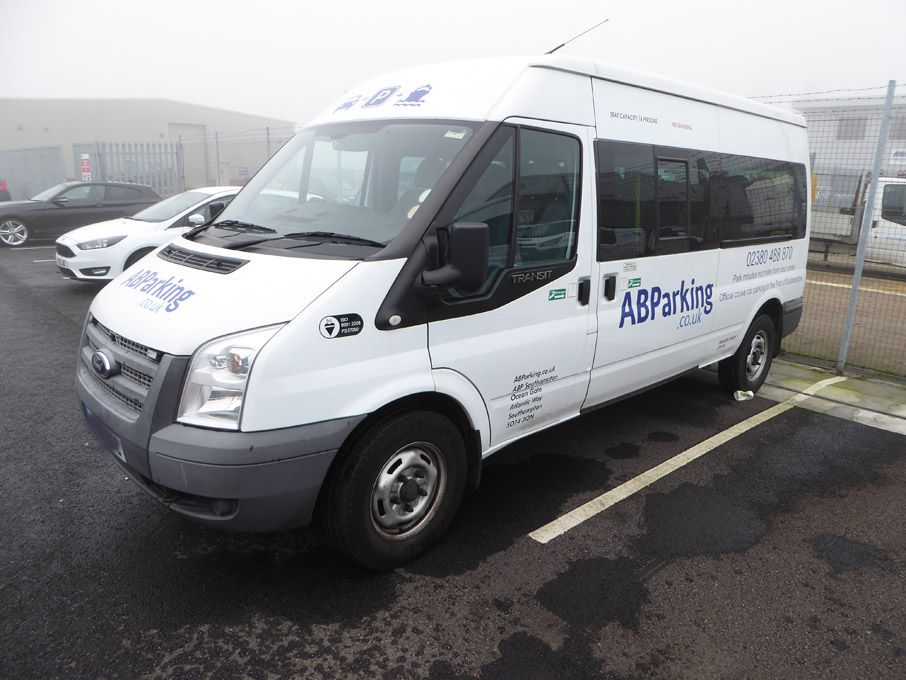 Ford Transit 115 T370 15S RWD minibus, 15 seats, 6...