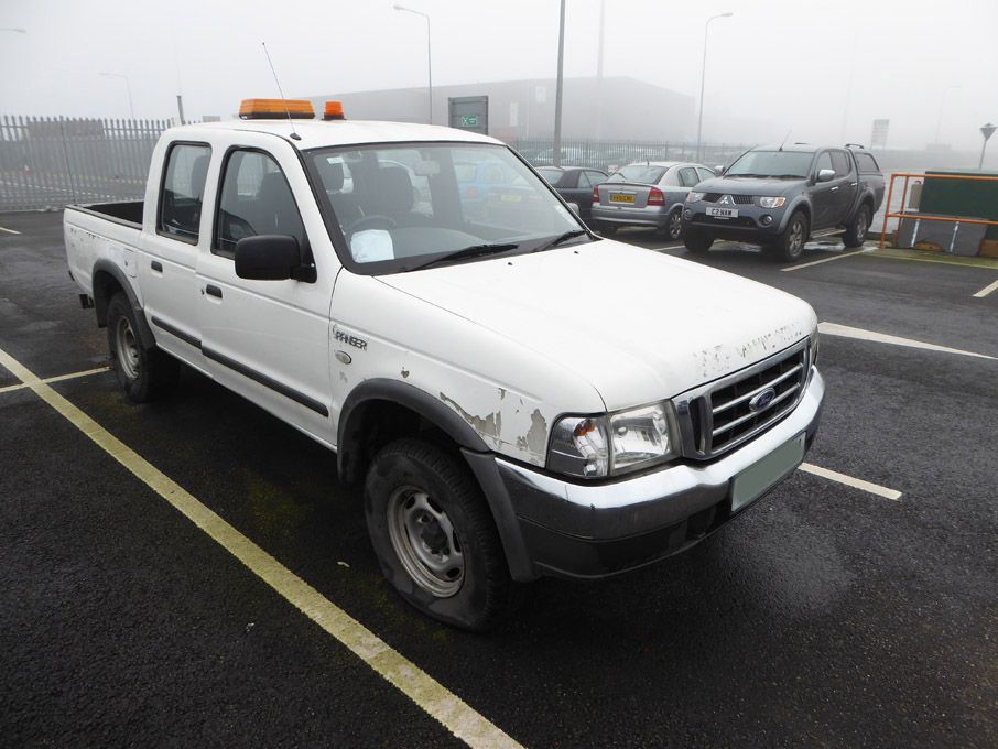 Ford Ranger 4x4 turbo diesel pick-up, 5 speed, ele...