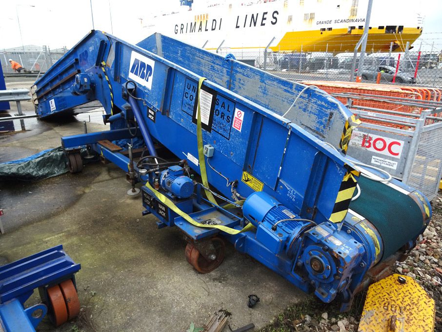 Universal Conveyors Ltd powered baggage conveyors,...
