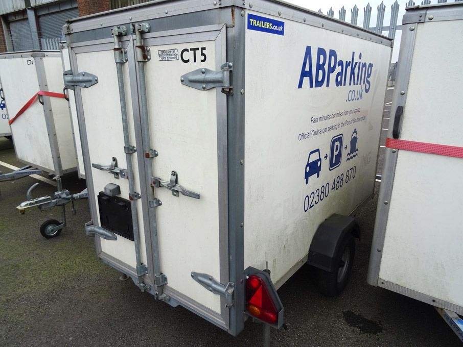 Armitages single axle towable boxed trailer, 750kg...