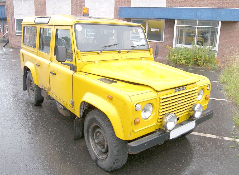 Land Rover 110 Defender estate, diesel, 2.5td engi...