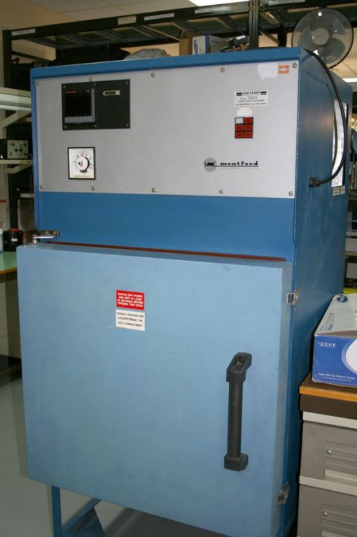 Montford Mini environment chamber, -70degC to +200...
