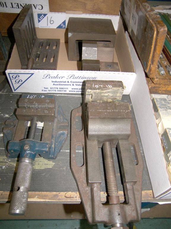 2x 80mm machine vices, Vee blocks, CI angle plate...