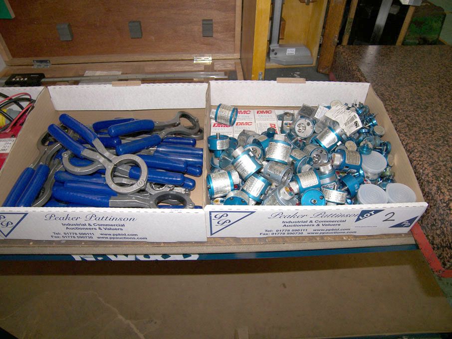 Qty DMC wire selectors & holders in 2 boxes - Loca...
