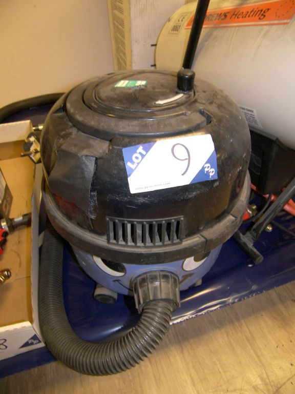 Henry 240v hoover with hose