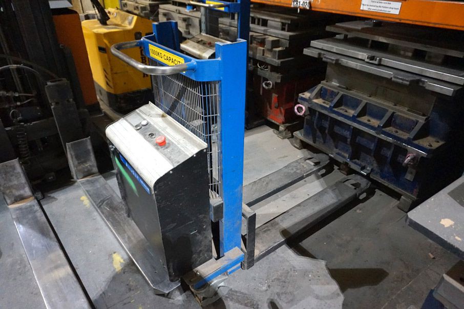 Advanced handling battery powered lifter, 1000kg c...