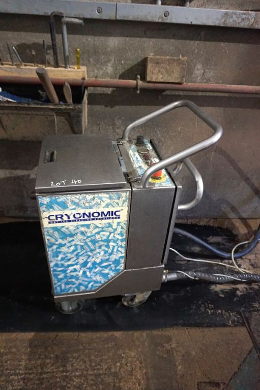Cryonomic mobile dry ice machine, 110v