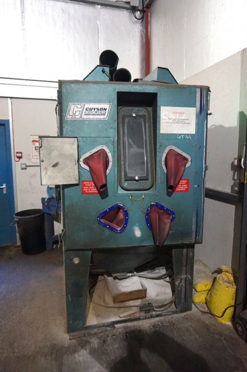 Guyson Super 9 bead blast cabinet. 900mm dia table...