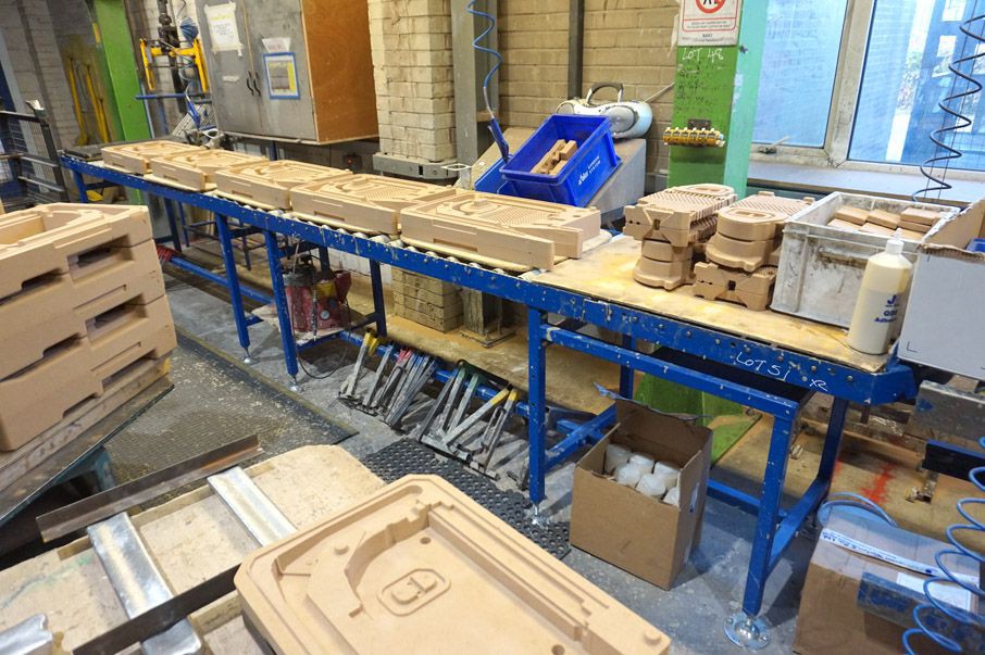 2x 2700mm long approx x 600mm wide roller conveyor