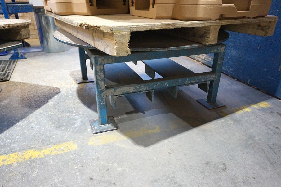 2x 1200mm wide rotating table