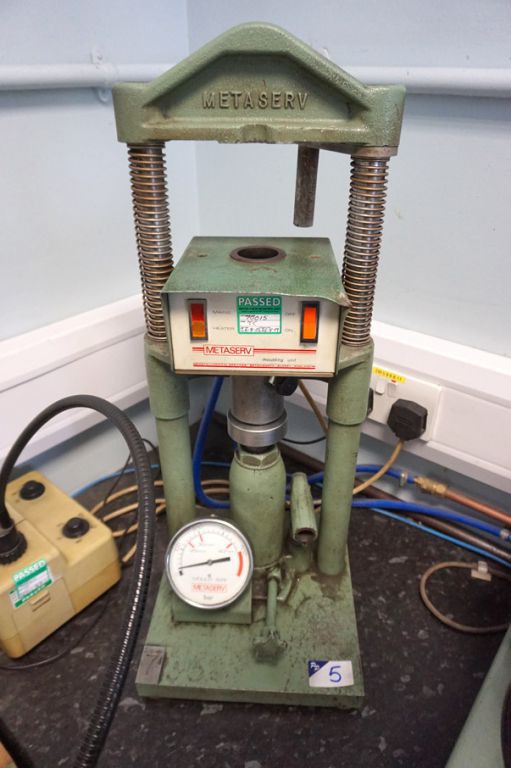 Metaserv bench type moulding test unit
