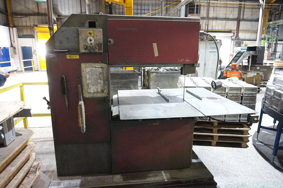 Bauer vertical band saw, heavy duty, 1350x1250mm t...