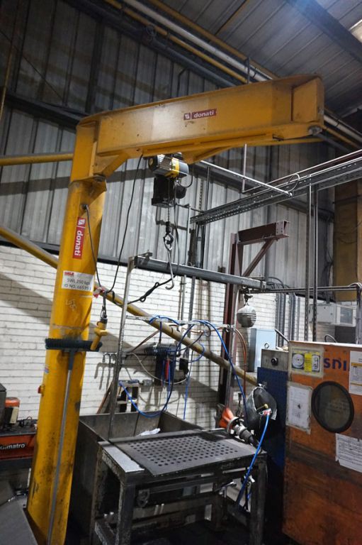 Donati 250kg floor mounted articulated swing jib,...