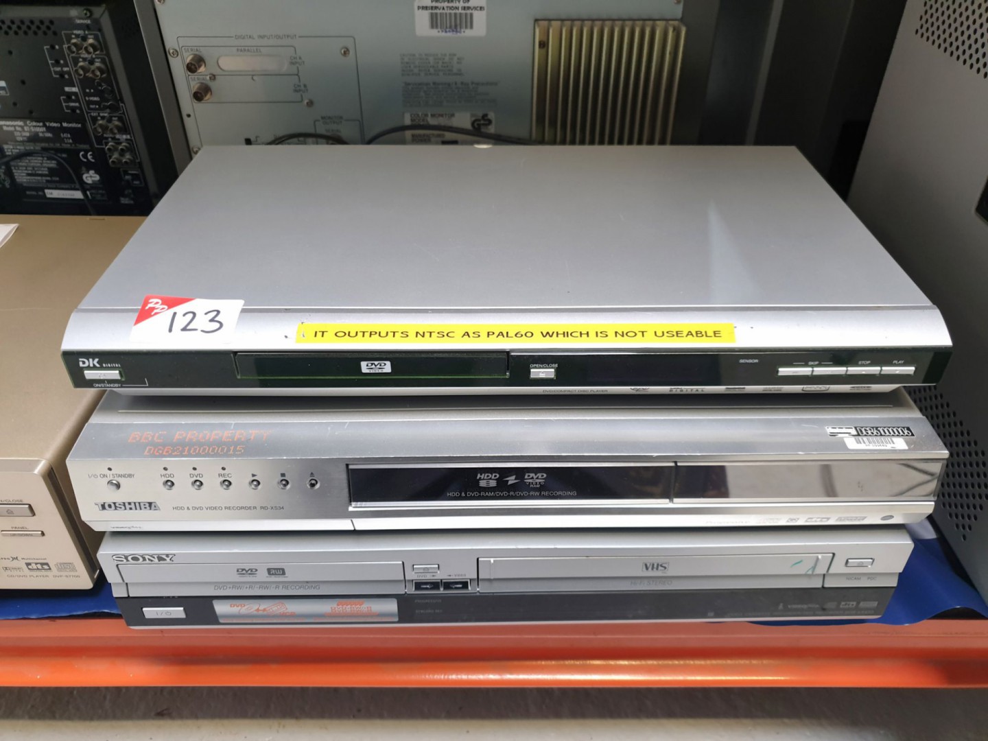 Sony RDR-VX420 video cassette / DVD recorder, Tosh...