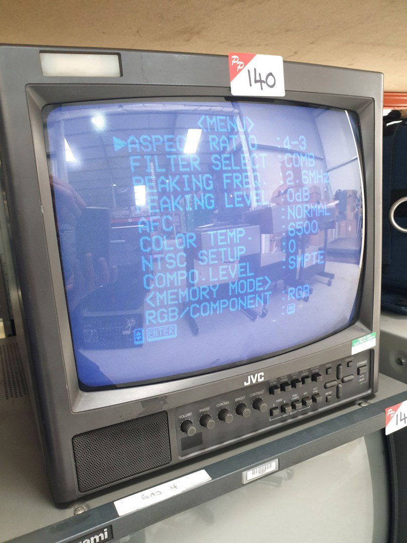 JVC BM-1400PN CRT studio monitor - Lot located at:...