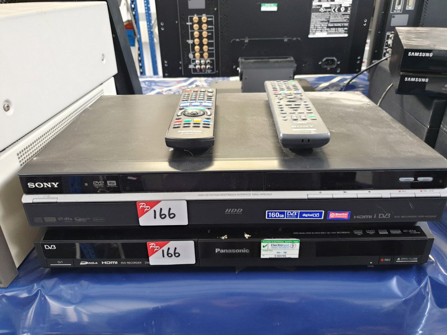 Sony RDR-HXD890 DVD recorder with remote, Panasoni...