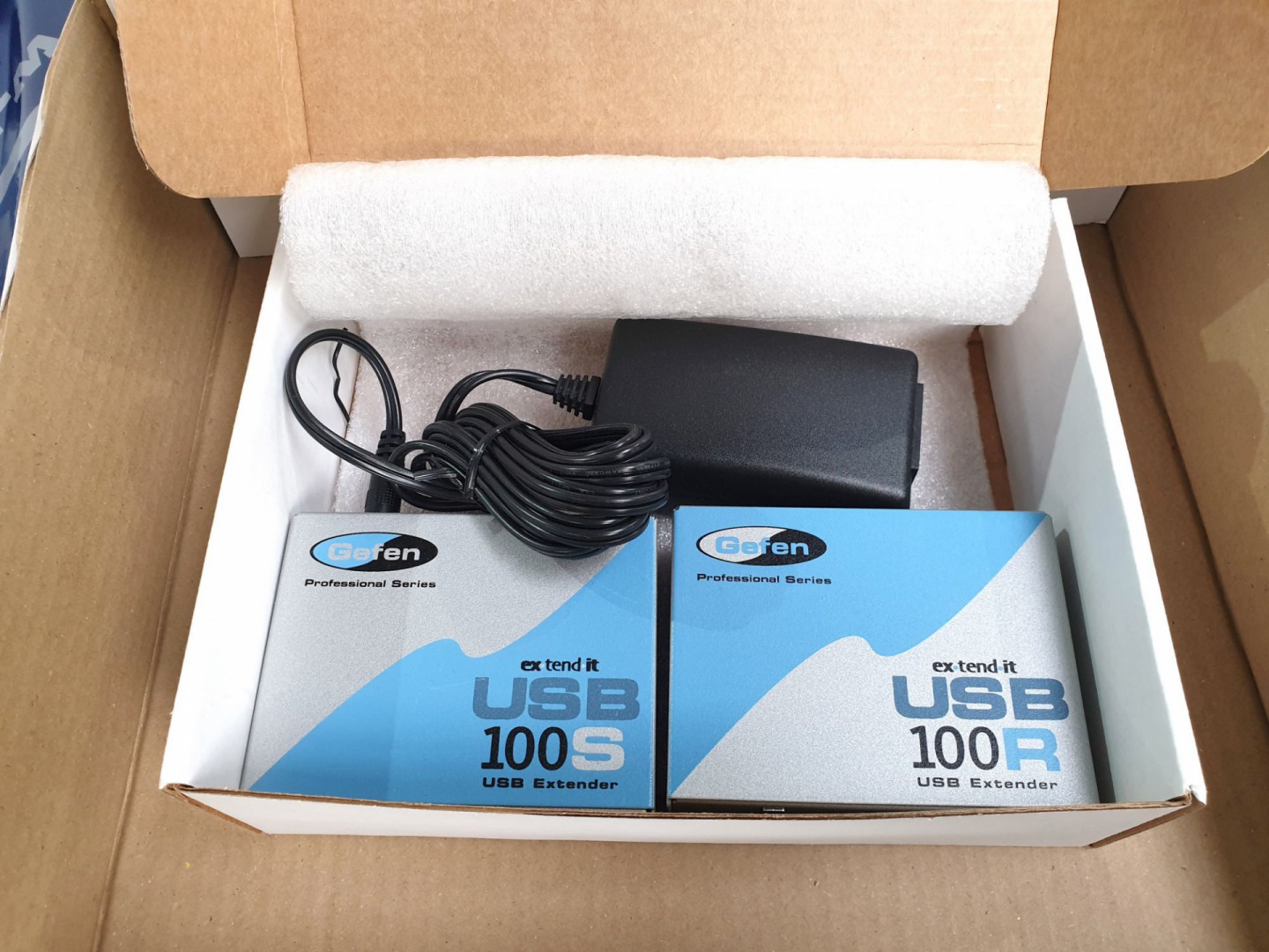 Gefen USB 100R, 100S USB extenders - Lot located a...