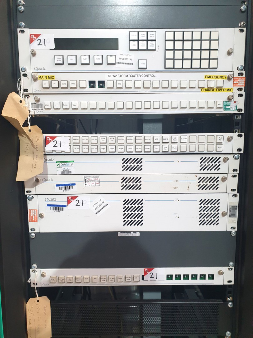 7x various Quartz router controls inc: CP-1604, CP...