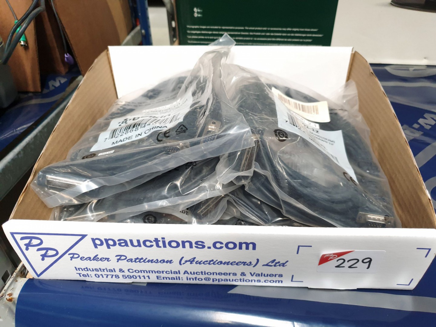 2x Belkin FID9400-10 Quad-Bus micro cables (unused...