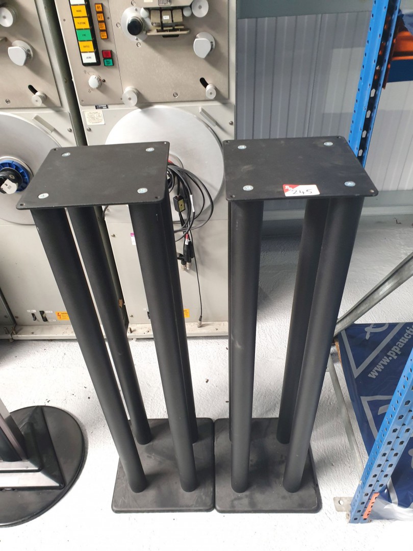Pair black metal speaker stands, 1000mm high - Lot...
