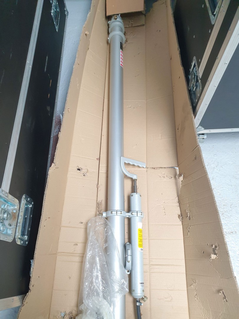 Clark CSQT6/HP manual hydraulic mast (boxed & unus...