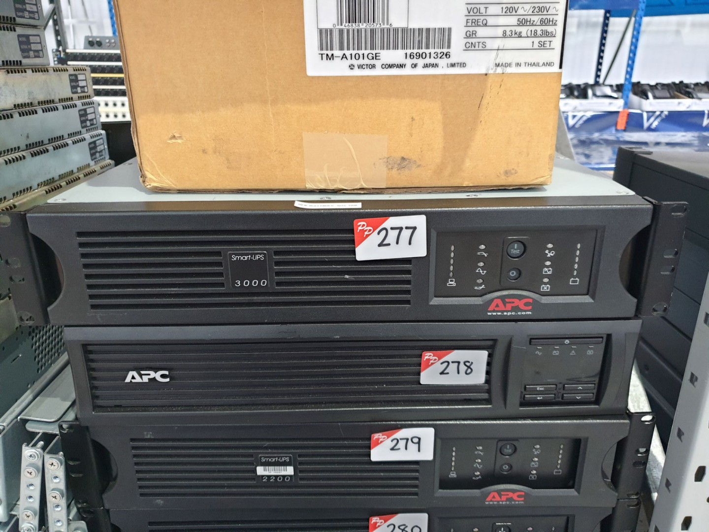 APC SUA 3000R MI2U rack type UPS - Lot located at:...