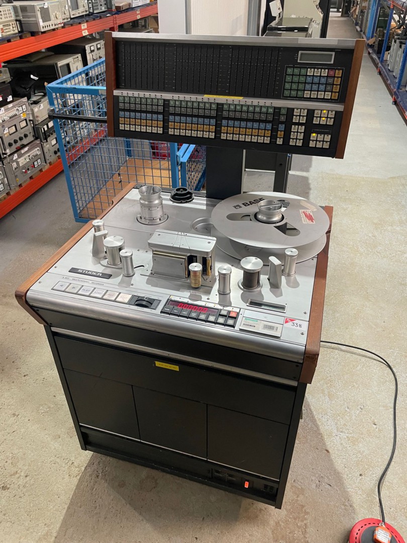 Studer A820 analogue multichannel recorder, 2" tap...