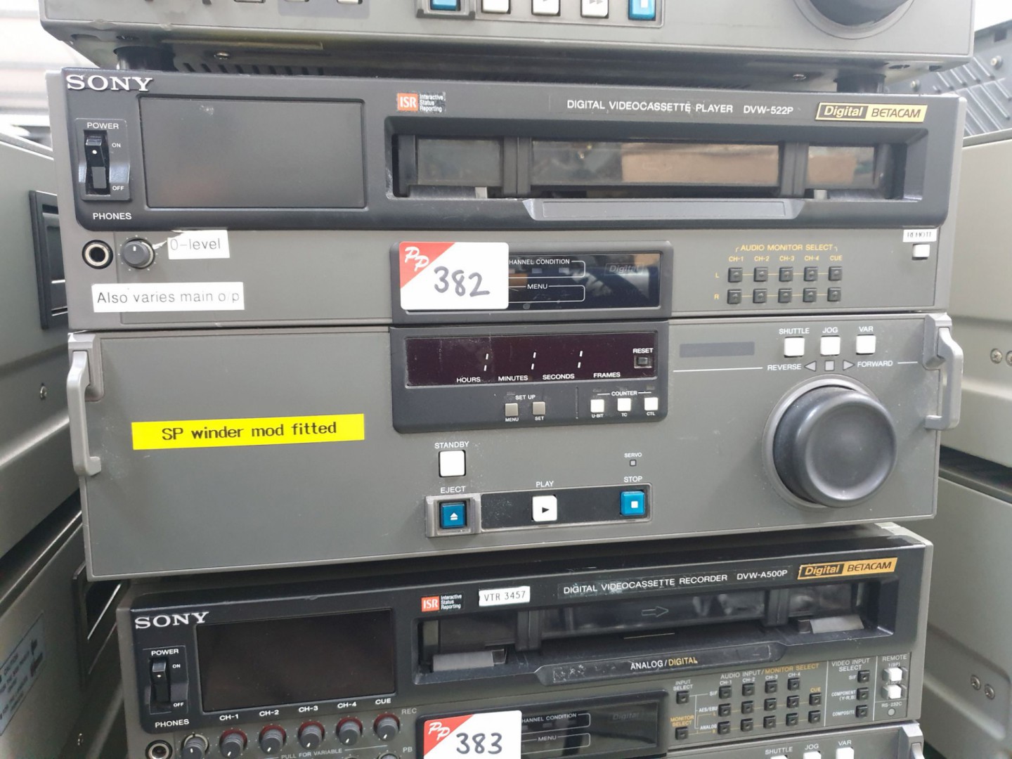 Sony DVW-522P digital video cassette player - Lot...