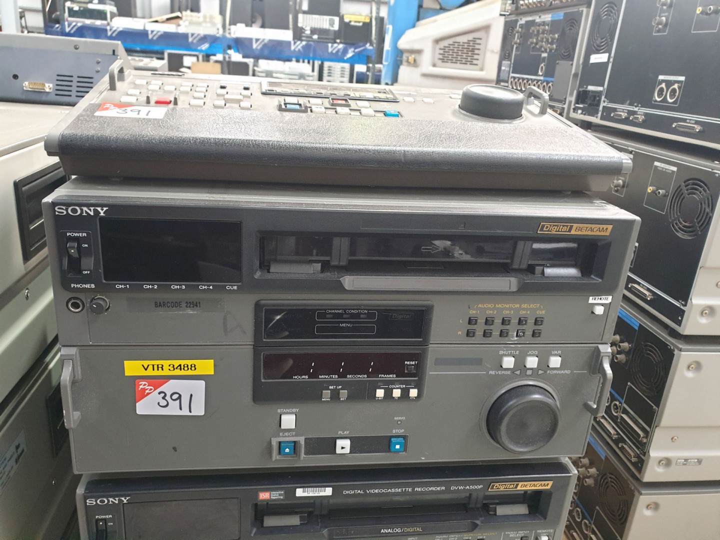 Sony DVW-522P digital video cassette player - Lot...