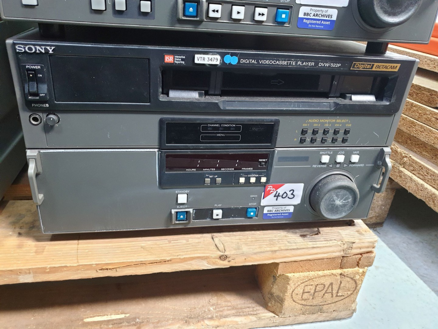 Sony DVW-522P digital video cassette player - Lot...