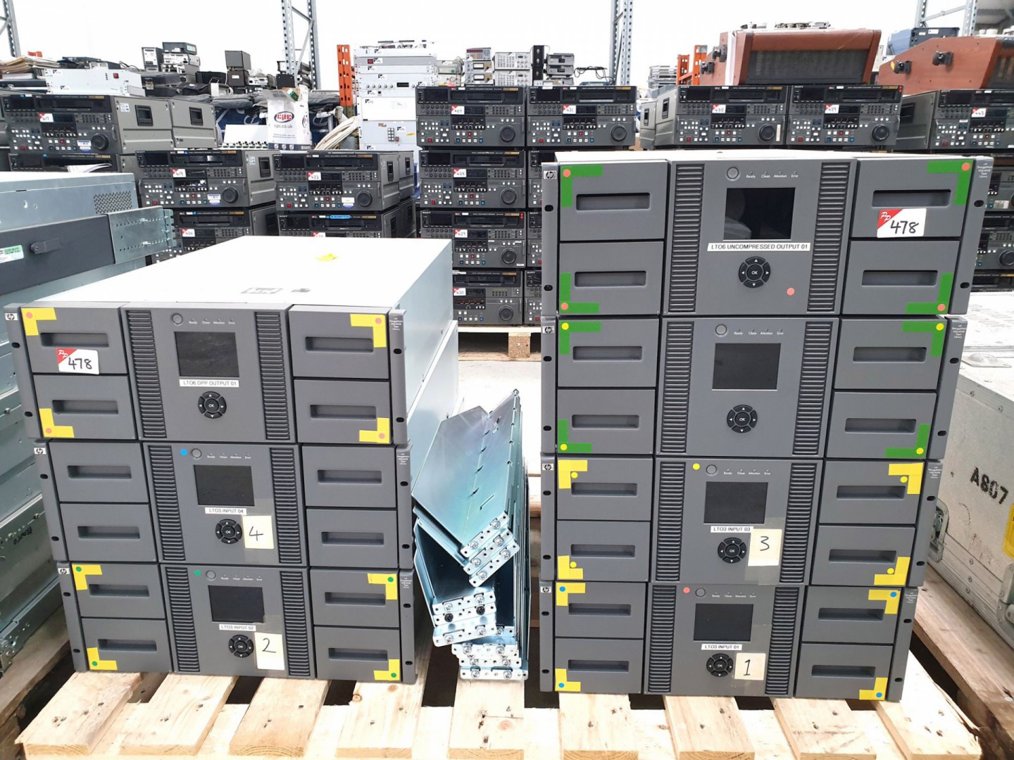 7x HP StorageWorks MSL 4048 tape libraries - Lot l...