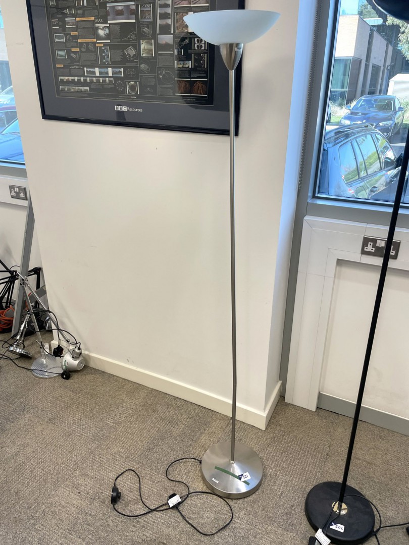 JLSWIE E5NN freestanding chrome lamp, 240v - Lot l...