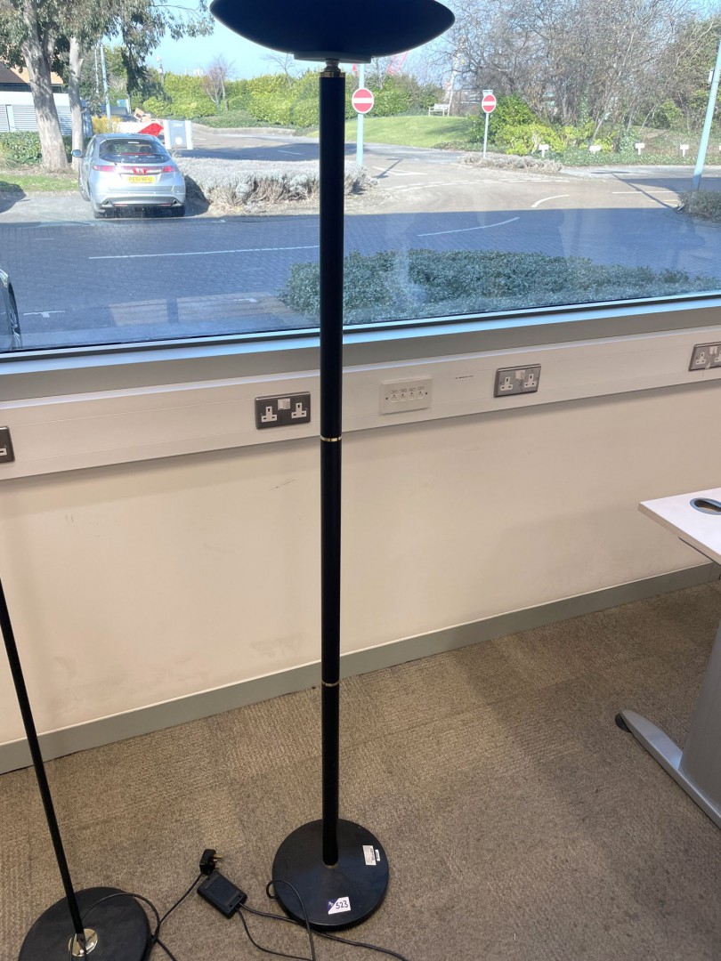 Micromark black freestanding lamp, 240v - Lot loca...