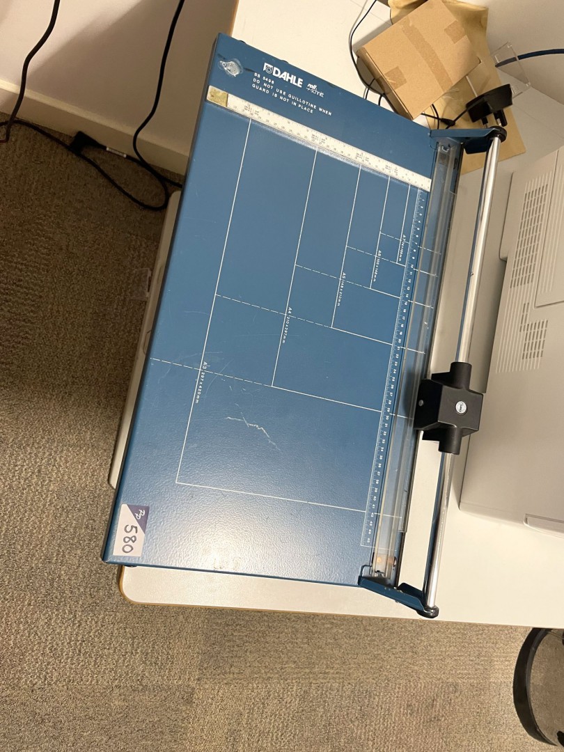 Dahle A3 manual paper guillotine - Lot located at:...