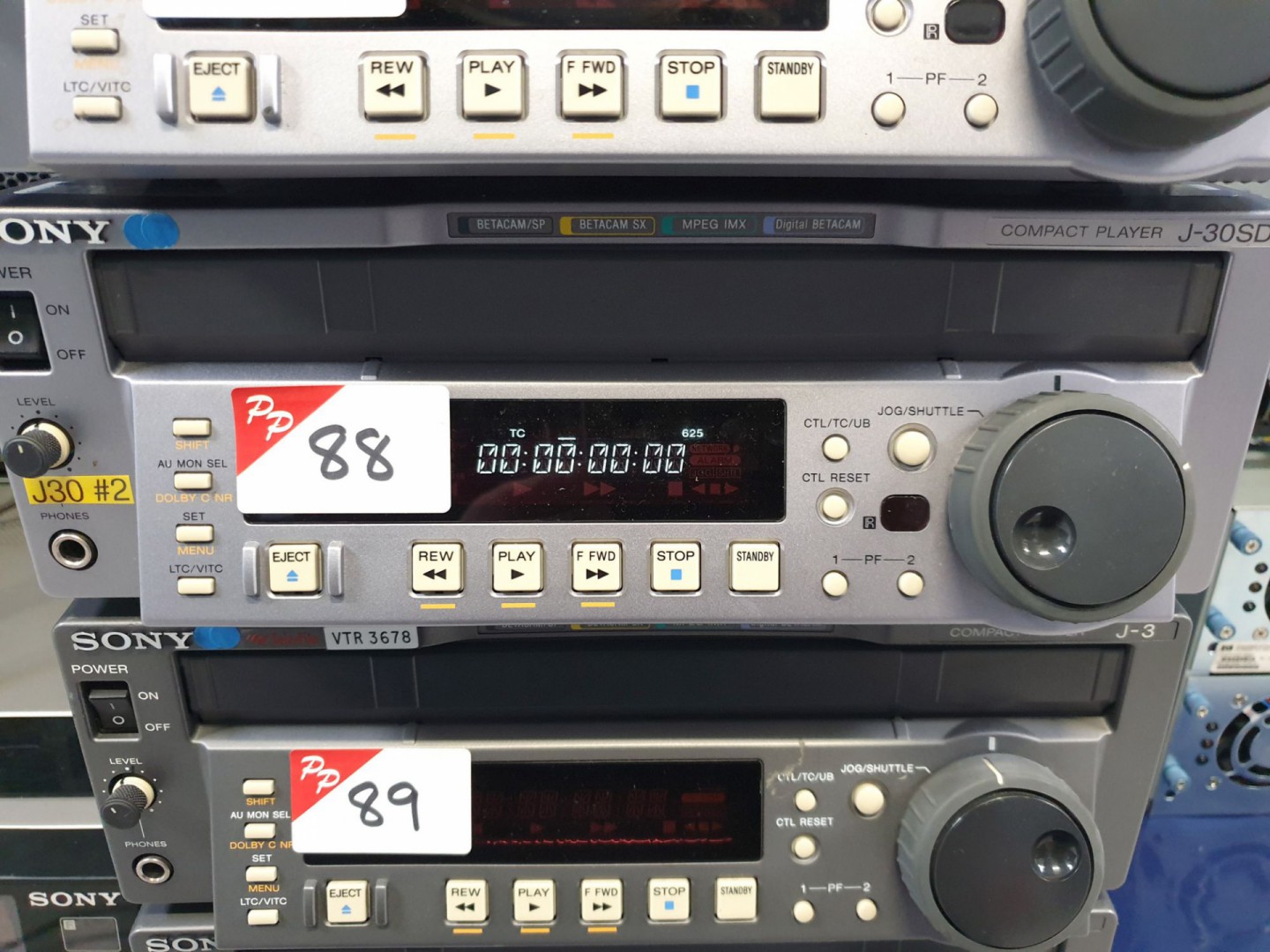 Sony J-30 SDi compact player - Lot located at: PP...