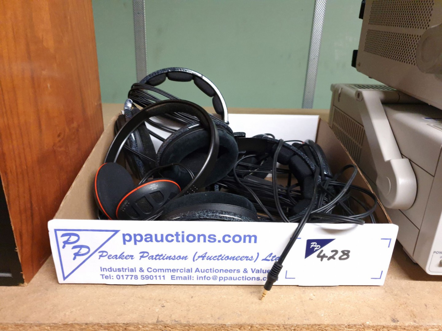 3x Sennheiser HD600 headphones