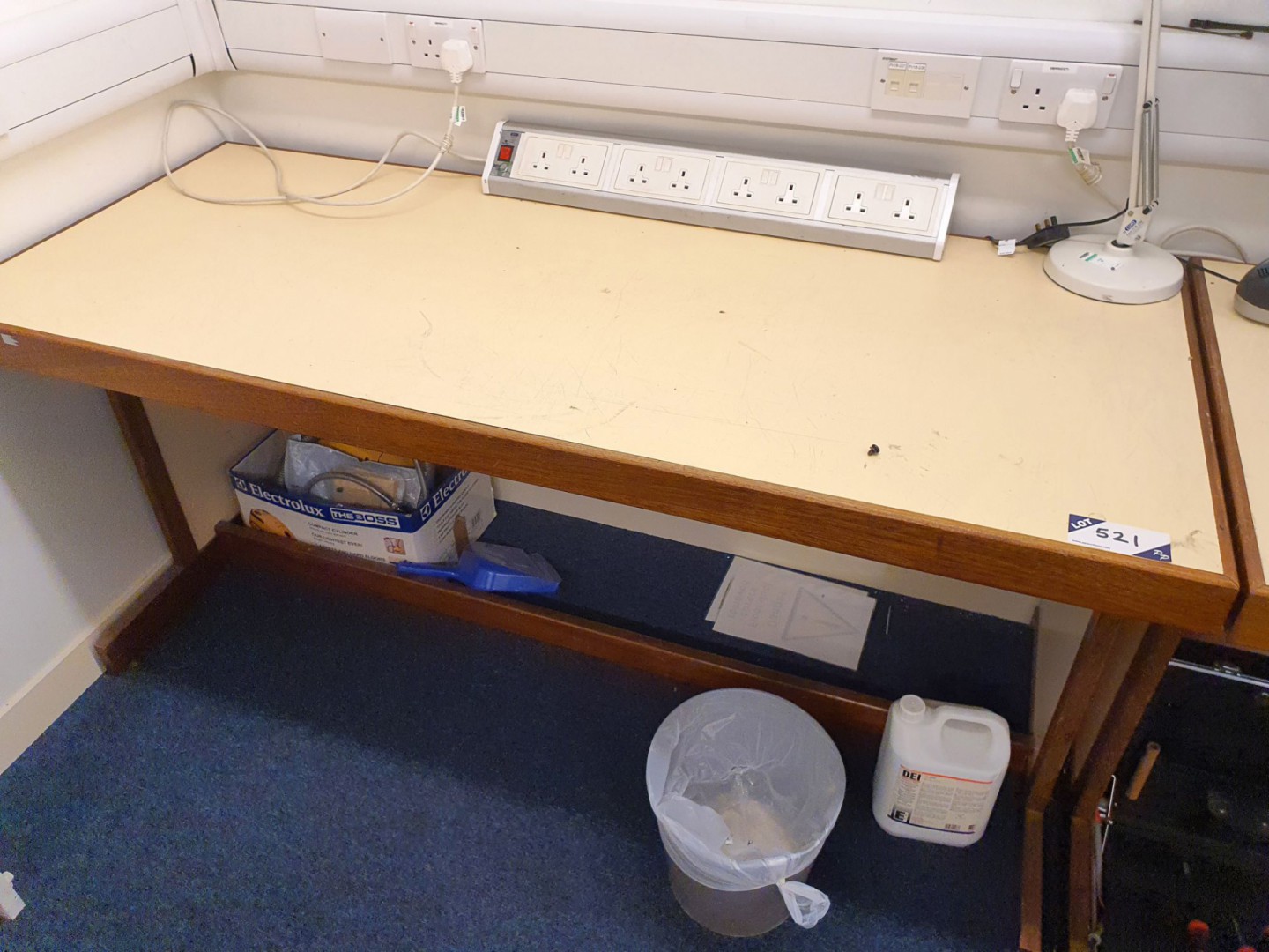 Wooden electronic workbench, 1800x750mm