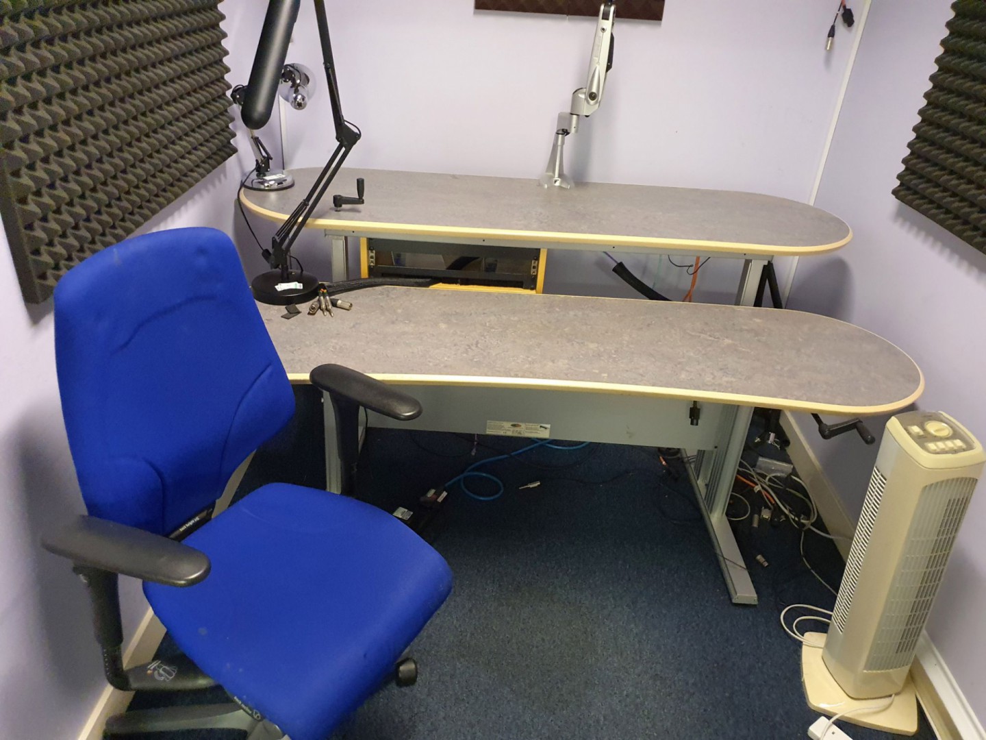 Custom Consoles M-Desk 2 tier R/F studio desk, 160...