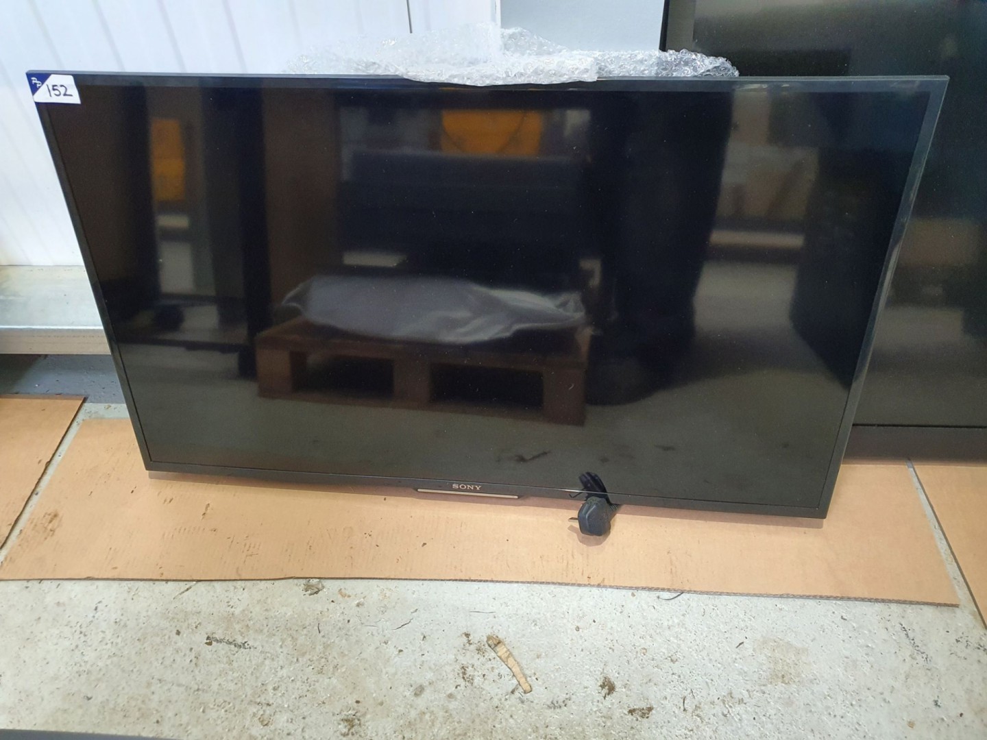 Sony KDL-40R453C LCD TV (no stand / bracket)