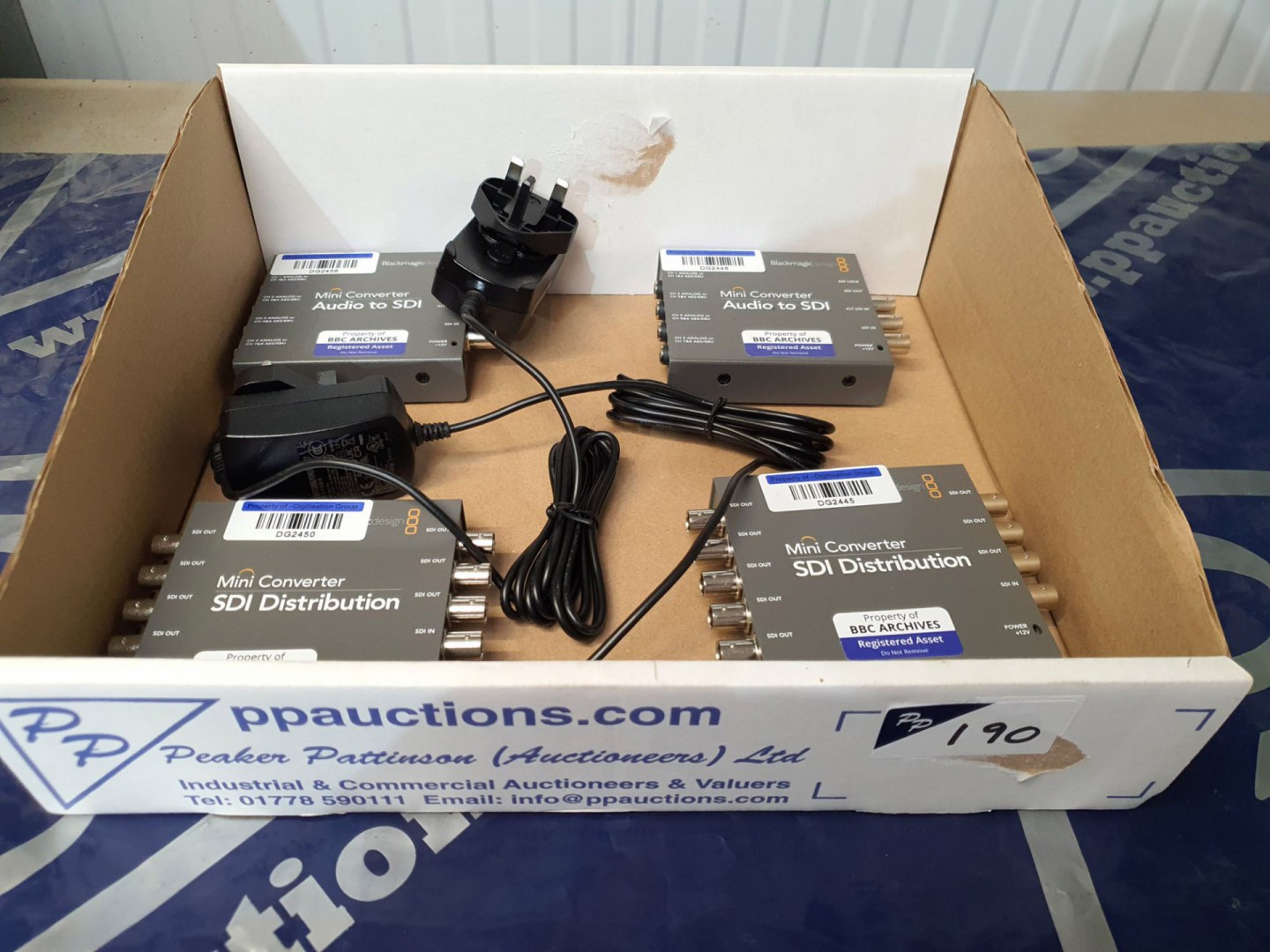 2x Blackmagic Sdi distribution mini converters, Bl...