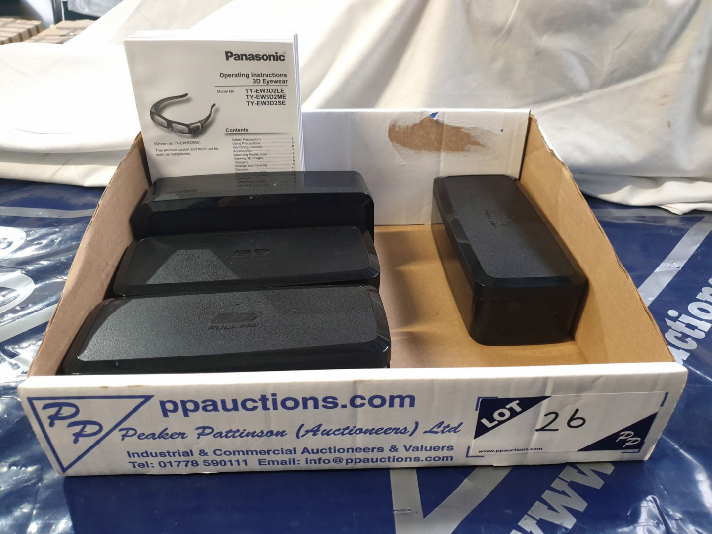 4x Panasonic TY-EW3D2M full HD 3D glasses in cases