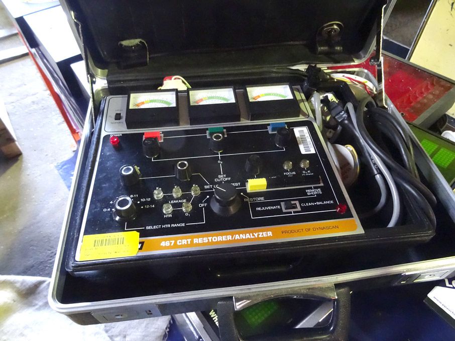 BK Precision 467 CRT restorer / analyser in case