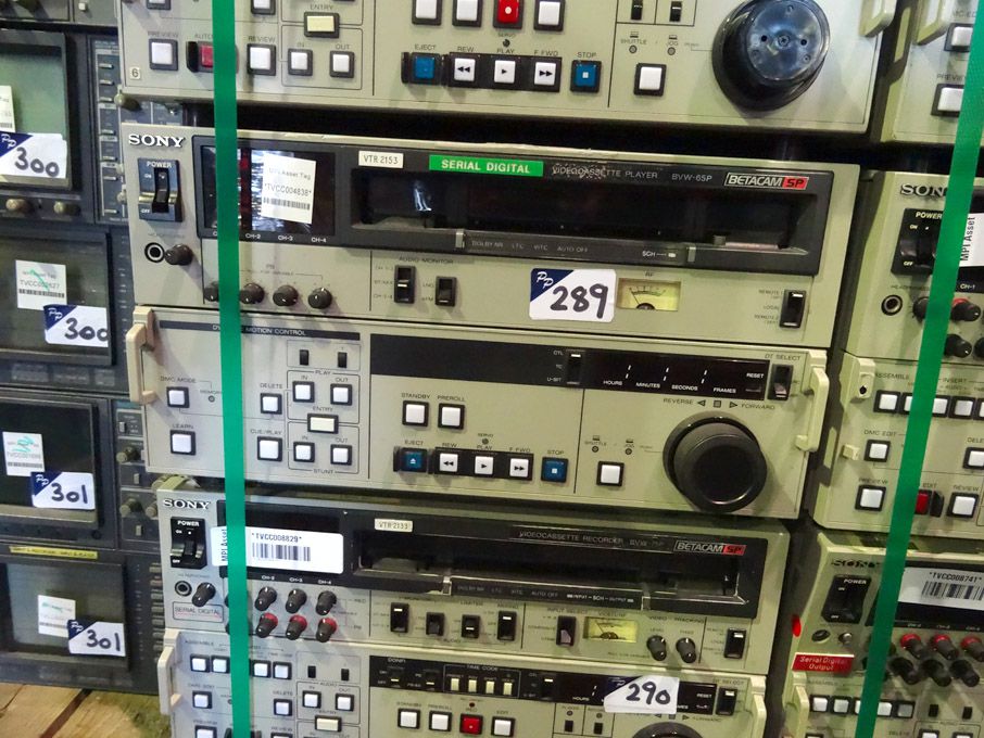 Sony BVW-65P Betacam SP video cassette player