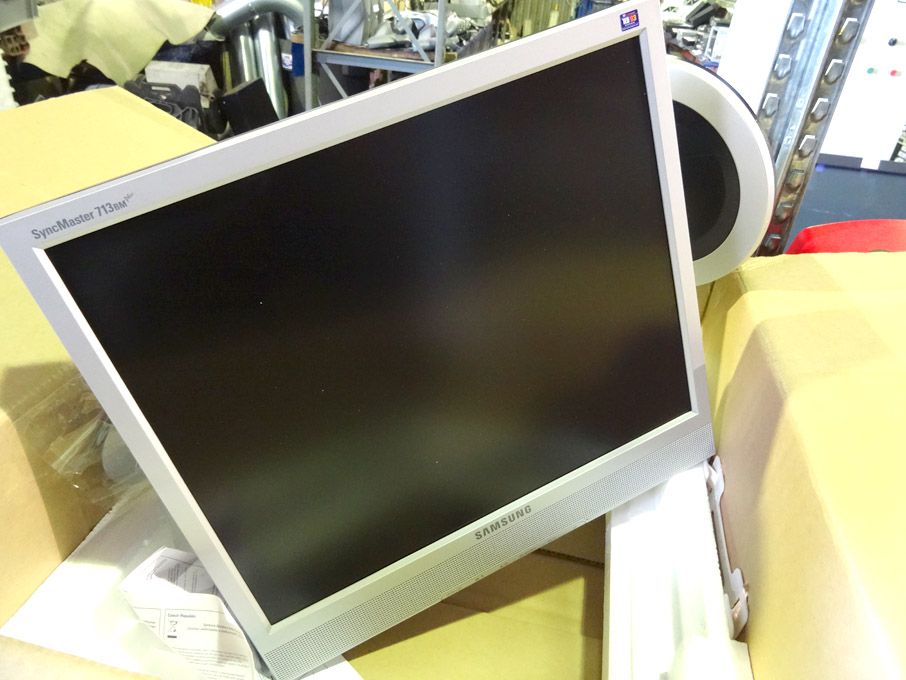 Samsung SyncMaster 713BM 17" TFT-LCD monitor