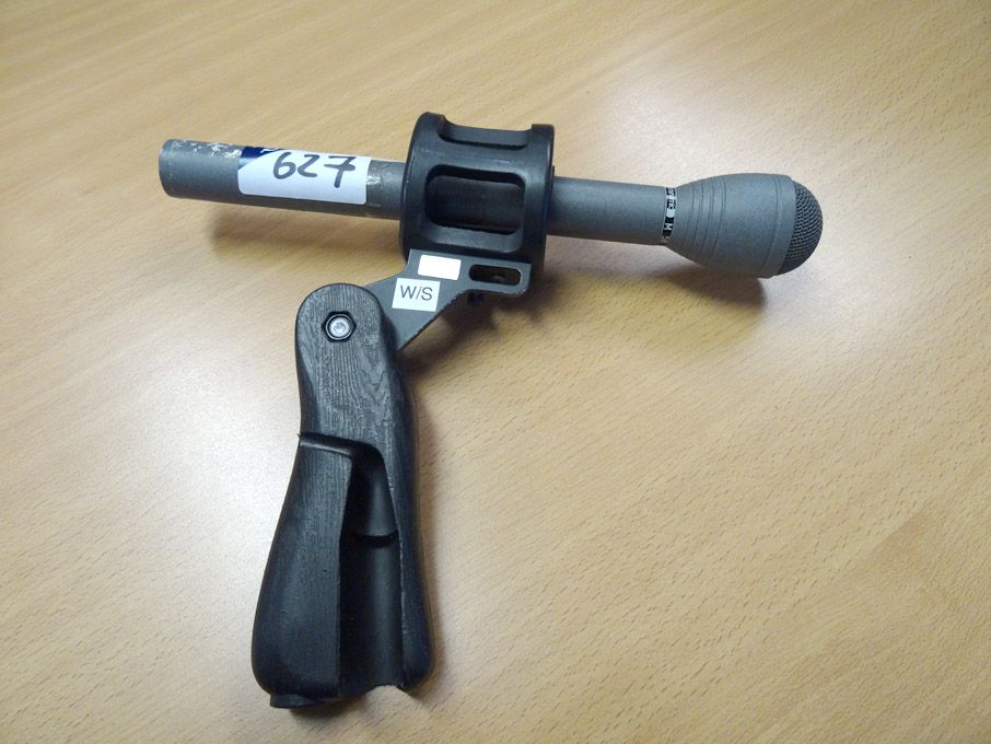 Beyer Dynamic M58 microphone with microphone brack...